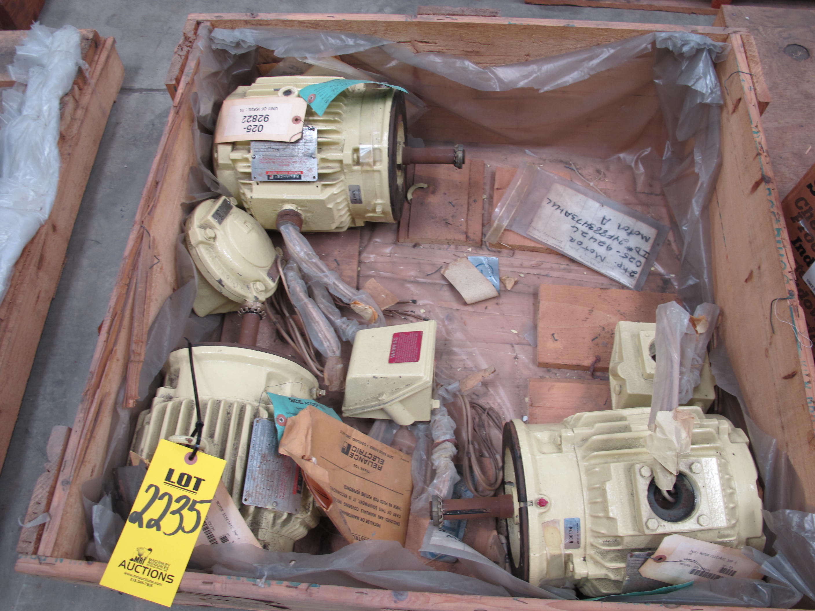 MOTOR, ELECTRIC TYPE, 5 HORSEPOWER, 460VAC 3 PHASE 60HZ ELEC RATING, 1730 RPM, 184TCZ FRAME, 7 AMPS, TENV ENCLOSURE, CONTINUOUS DUTY, 1.0 SERVICE FACTOR, 1" DIA SHAFT. FACE MOUNT, WITH SLOT KEY INSULATION CLASS "H" TYPE "RH",50C MAX AMBIENT TEMPERATURE, NEMA DESIGN "B", KVA CODE "H", FACE MOUNTED, PART # 600288-238 (W-44) LOADING & HANDLING FEE $15-